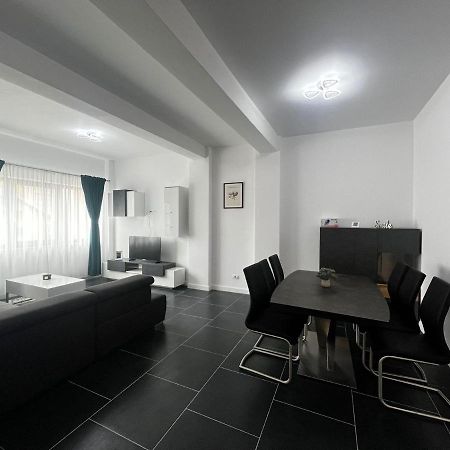 Marvellous Aparthotel With Master Apartments Suceava Exteriör bild