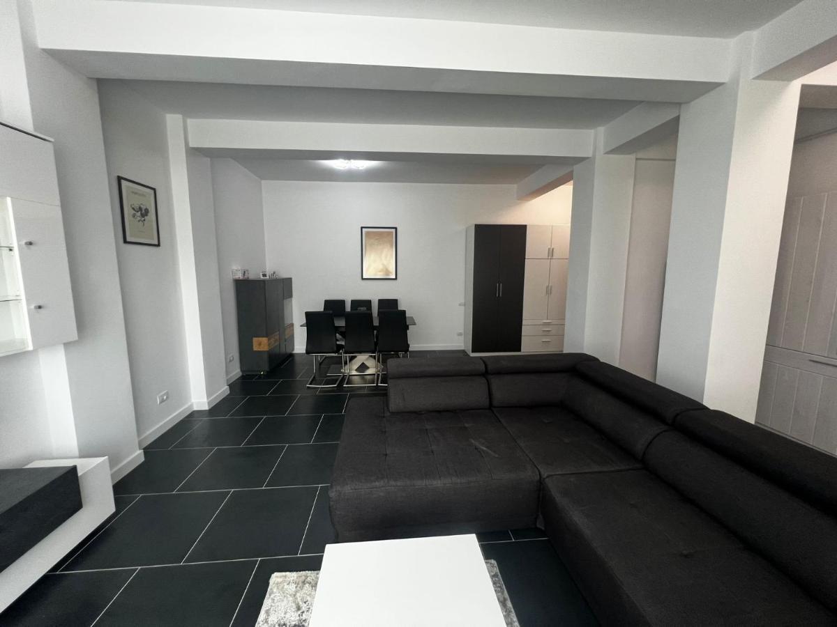 Marvellous Aparthotel With Master Apartments Suceava Exteriör bild