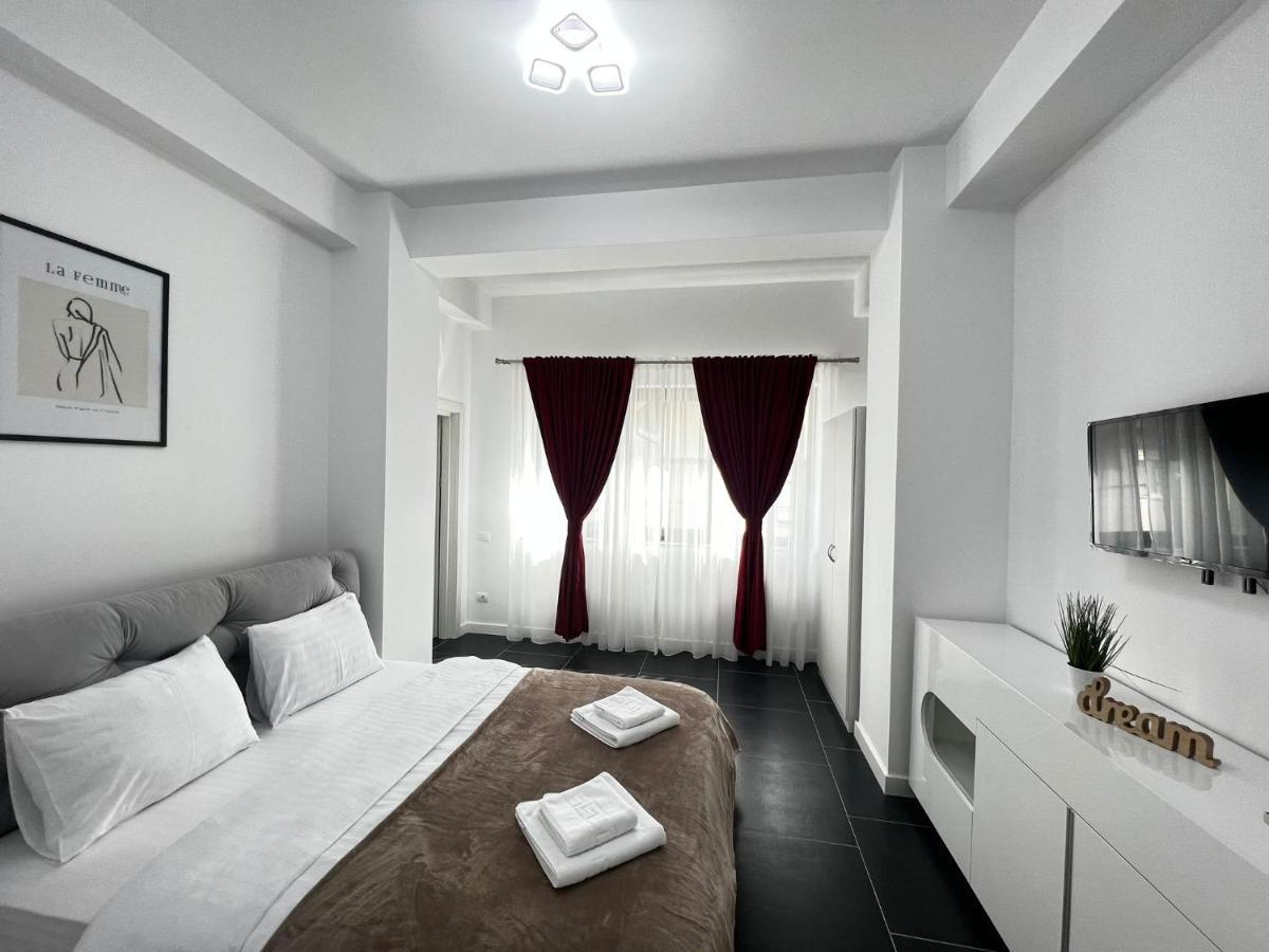 Marvellous Aparthotel With Master Apartments Suceava Exteriör bild