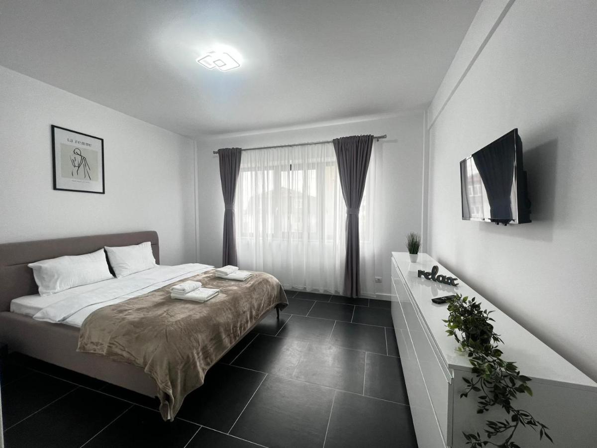 Marvellous Aparthotel With Master Apartments Suceava Exteriör bild