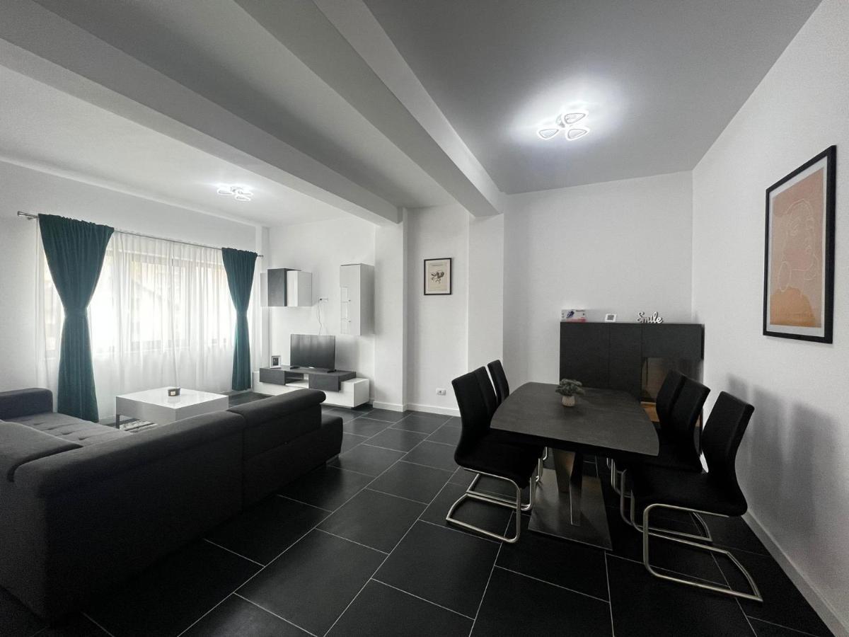 Marvellous Aparthotel With Master Apartments Suceava Exteriör bild